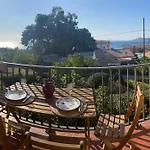 Cosy Vue à 50 M De La - Refait à Neuf Et Climatisé *