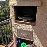 Cosy Vue à 50 M De La - Refait à Neuf Et Climatisé