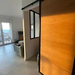 Cosy Vue à 50 M De La - Refait à Neuf Et Climatisé Le Pradet
