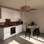 Apartment Cosy Vue A 50 M De La - Refait A Neuf Et Climatise
