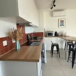 Apartment Cosy Vue A 50 M De La - Refait A Neuf Et Climatise *