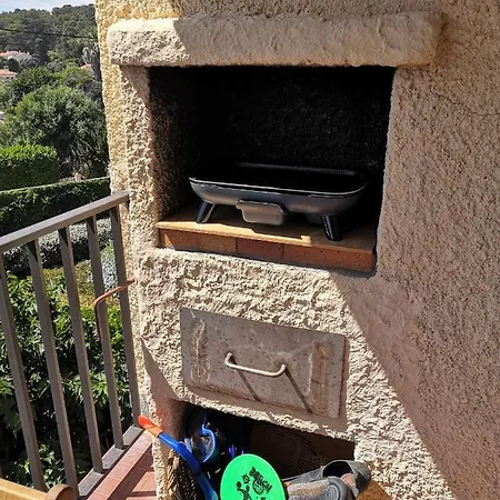Cosy Vue A 50 M De La - Refait A Neuf Et Climatise