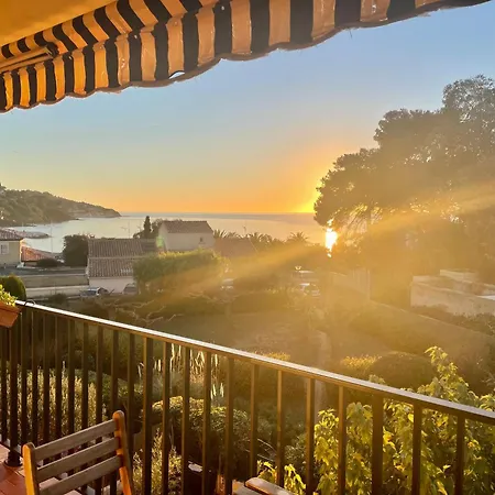 Cosy Vue A 50 M De La - Refait A Neuf Et Climatise Apartment