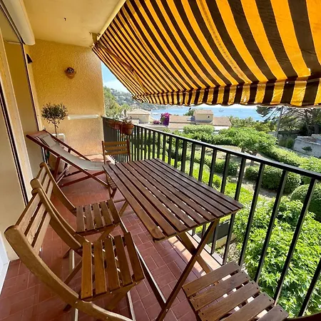 Cosy Vue A 50 M De La - Refait A Neuf Et Climatise Apartment Le Pradet