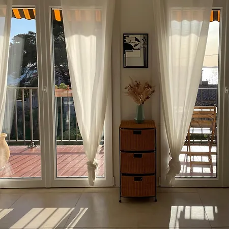 Cosy Vue A 50 M De La - Refait A Neuf Et Climatise Apartment