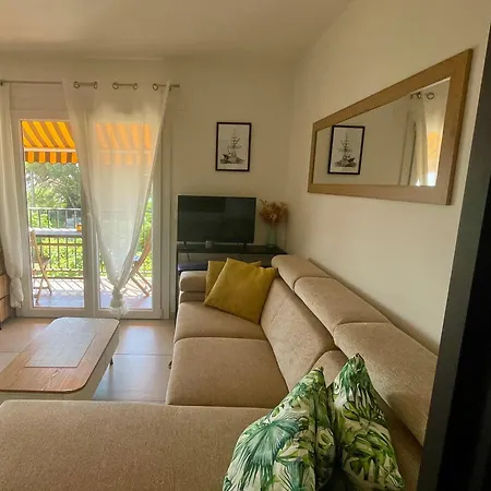 Cosy Vue A 50 M De La - Refait A Neuf Et Climatise